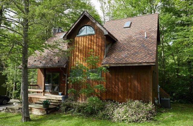 Rippling Waters is a Gorgeous cabin close to Timberline mountain slopes!
