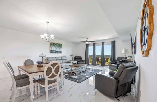 River Fly-In: 3BR Luxury Condo w/Resort Amenities