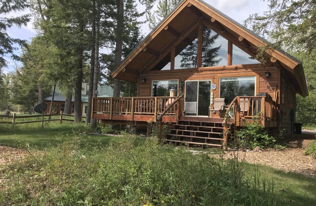 River-front Cabin is affordable retreat after hiking or skiing! Pet friendly!