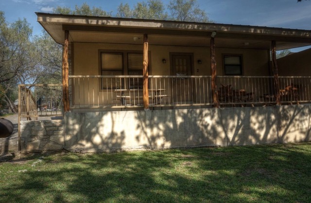 River Front cabin with access to shared pool!