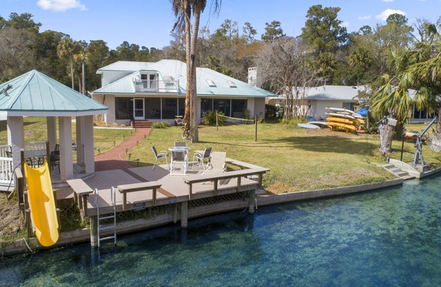 River Haven: Kayaks & Swimming on Rainbow River