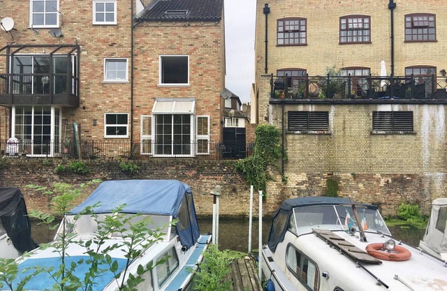 River Penthouse Apartment In The Heart