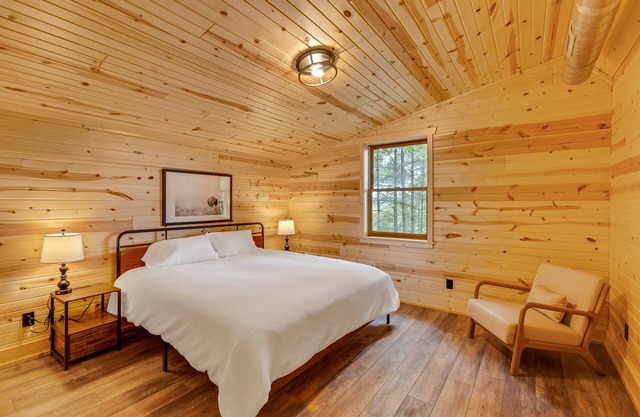 River's Edge: Discover Peace – Your Holiday Retreat Awaits