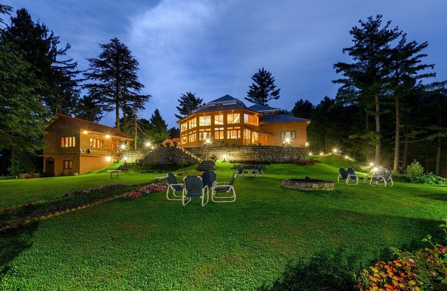 RiverEdge Luxury Resort