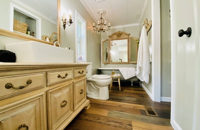 Riverfront Gem with Big Deck, Fishing & Adventure. Comfy beds, upgraded beauty