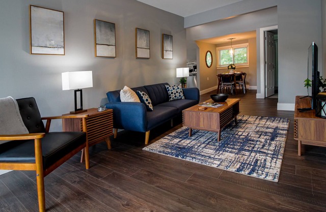 Riverfront Mid Century 1 Bedroom 1 Bath