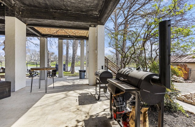 Riverfront Oasis, Private Dock, Grill & Firepit