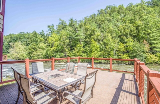 Riverfront Premium Cabin