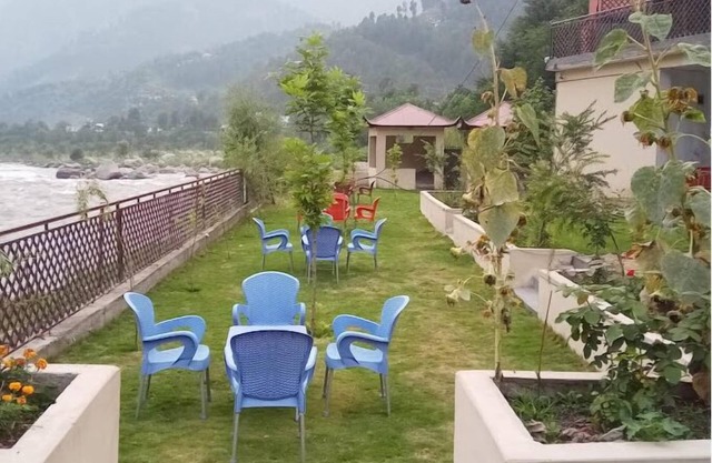 Riveria The Edge Hotel