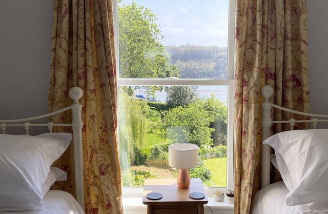 Riverside Idyll - Very close to Truro