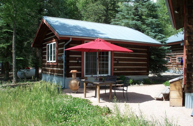 Riverside Meadows Guest Cabin on Rio Grande Free Kayaking and Rafting