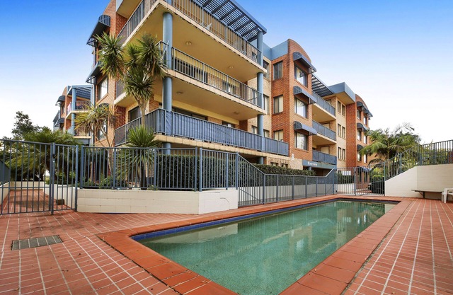 Riverview 13: 2 BR, 1 BA Apartment in Port Macquarie, Sleeps 4