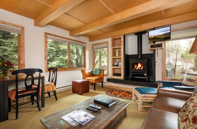 RMR: La Choumine 2 Condo in Teton Village