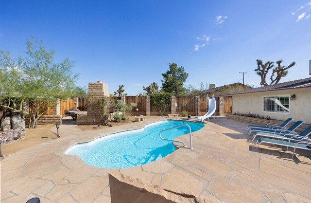 💦 Roadrunner Inn - Pool, Hot Tub, BBQ and Fire Pit! 💦