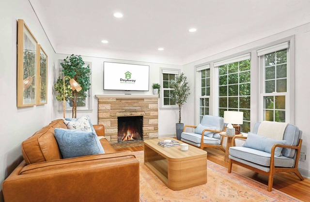 Robbin's Nest | Linden Hills | Walk to Creek Trail