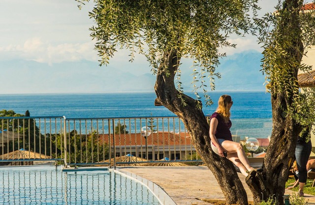 Robolla Beach Aparthotel