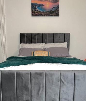 Rochdale Hideaway - Huge 5 Bedroom House