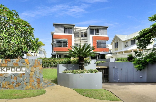 “Rockpool No 4” – Beachfront unit