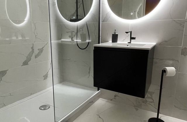 Romantic apartment with jacuzzi near the center of DIJON