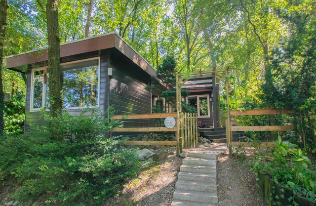 Romantic chalet with sauna in the woods