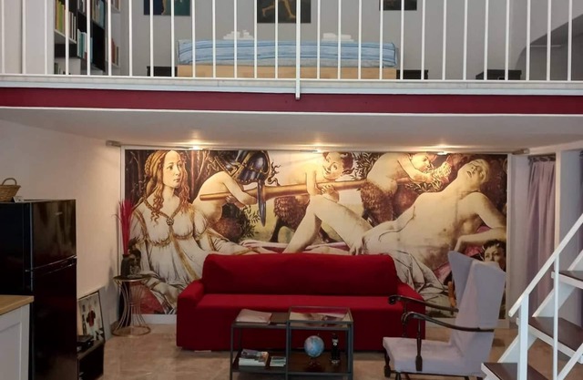 ROMANTIC CORNER STUDIO APARTMENT