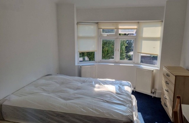 Romantic Double Room in Worcester Mews NW6