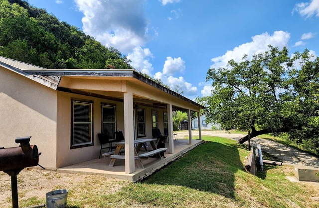 Romantic Frio Getaway