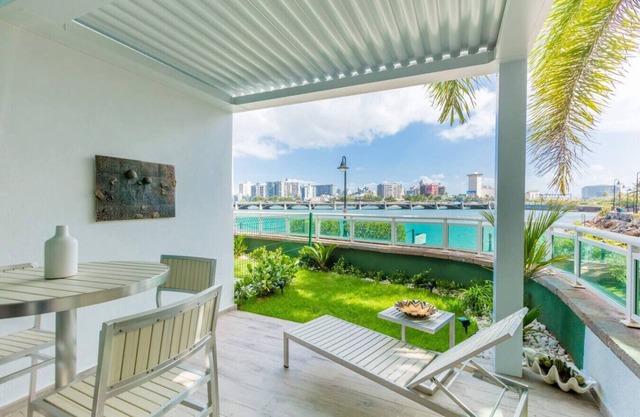 Romantic Oceanfront Private Patio Full Generator