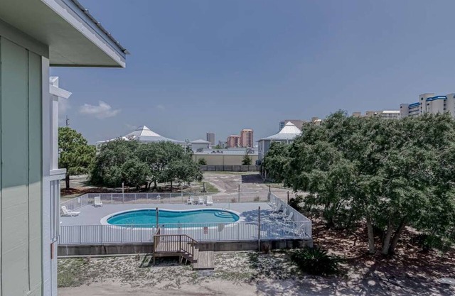 Romar Village 322- Short Walk to Beach Pool