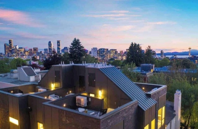 ⚡️ROOFTOP VIEWS⚡️The Helix⚡️Central🚶🏻‍♂️Walker’s paradise