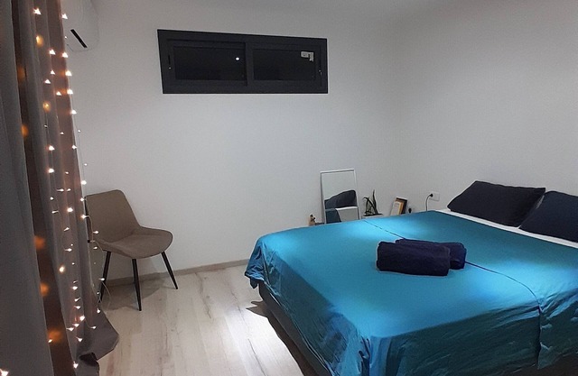 Room 2 - Bed and breakfast in an apartment, 2 min. walk from the ferry dock
