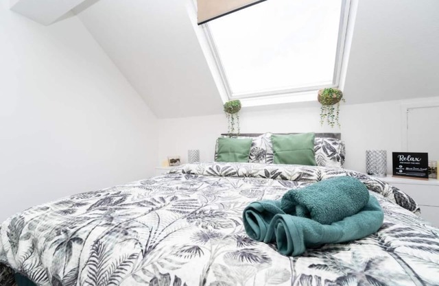 Room 5 - Double Bedroom with Sofa and additional Single bed - Loft Room