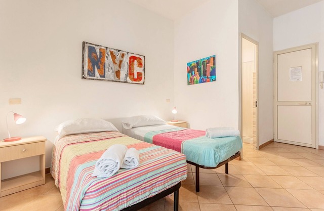 Room 'Anna' with Balcony, Wi-Fi and Air Conditioning
