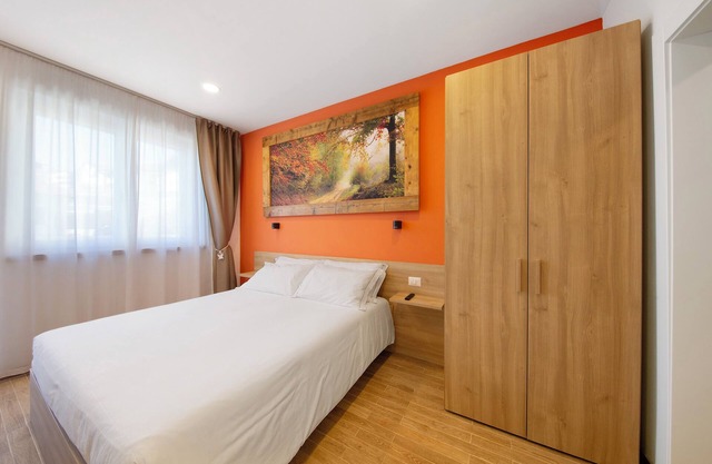 Room 'Camera M Rossa' with Lake View, Private Terrace and Wi-Fi