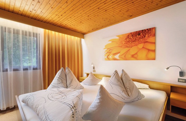 Room 'Ederhof 2' with Mountain View, Shared Terrace and Wi-Fi