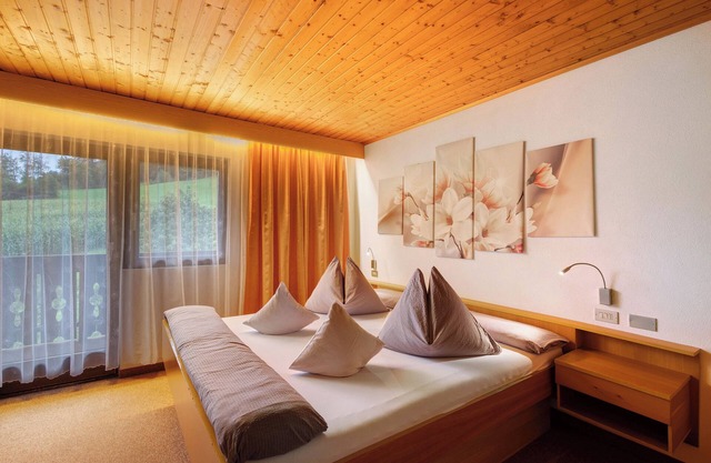 Room 'Ederhof 9' with Mountain View, Shared Terrace and Wi-Fi