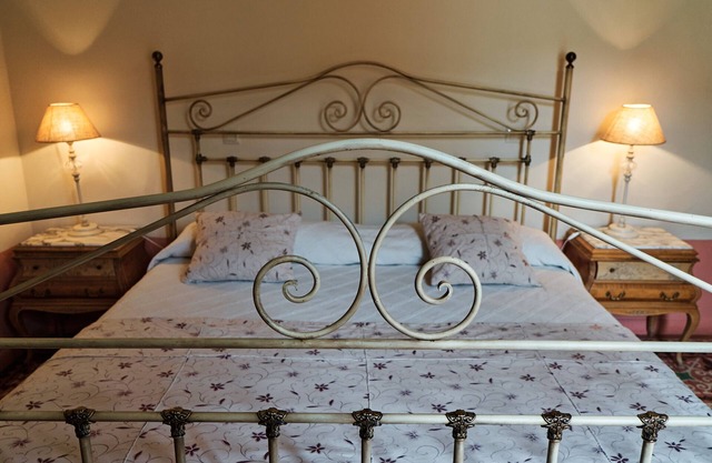 Room 'Familiar - La Hornacina' with Shared Pool, Wi-Fi and Air Conditioning