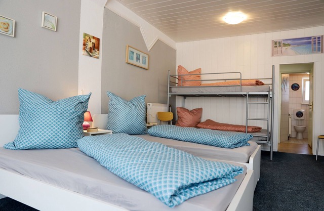 Room 'Familienzimmer Für 4 Personen' with Wi-Fi