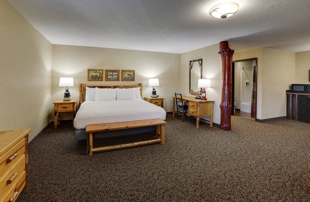 Room for the Crew, Expanded King Bunk Bed, Stoney Creek Quad Cities