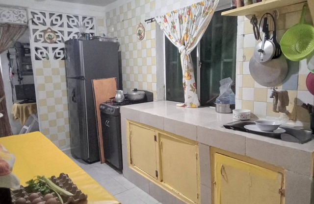 Room in Guest Room - Green Sea Inn San Luis Harmony Hall Hill