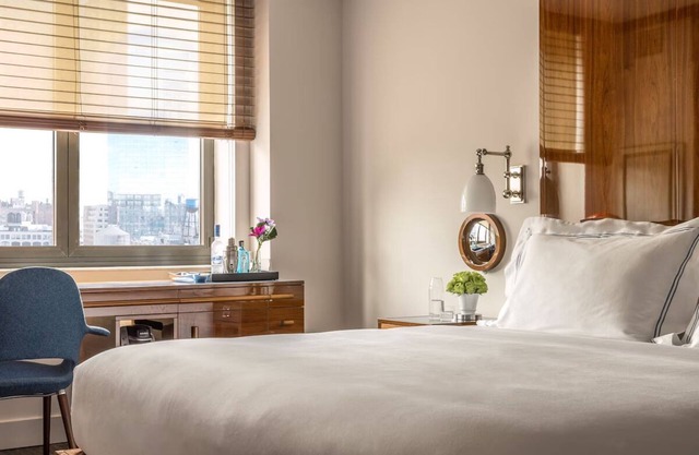 Room in NYC: Experience Gastronomic Delights at Trendy Hotel in Heart of SoHo