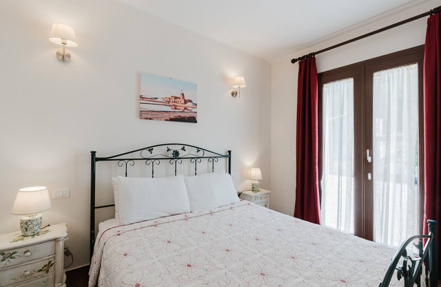 Room 'Maidda' with Shared Garden, Wi-Fi and Air Conditioning
