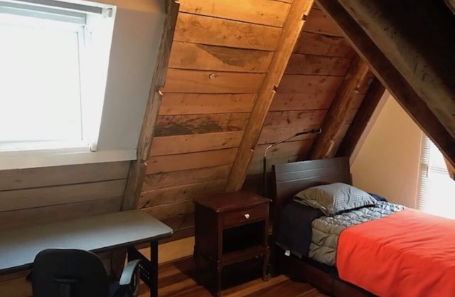 Rooms to Rent in Period House. Near most major Universities & tourist sites.