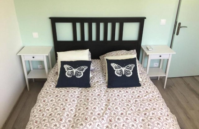 Rooms with breakfast and dining near Loire Castles