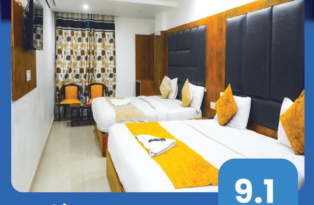 Roomshala 053 Tej Palace - Near IGI Airport Delhi