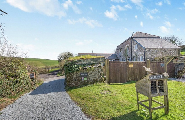 Roosters Rest - UK48255