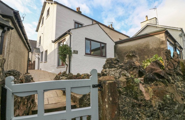 ROSE COTTAGE, pet friendly, with a garden in Cark In Cartmel