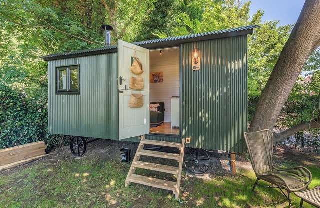 Rose Hut Hideaway - UK50233