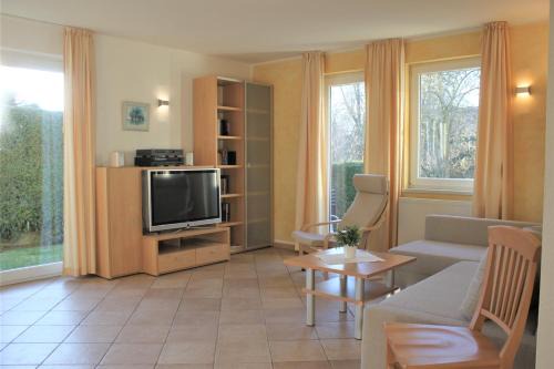 Roter Erik App 1, EG re