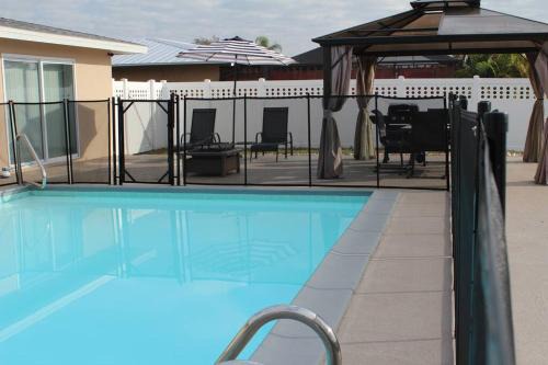 Rotonda Pool Oasis Near Beaches - Sleeps 9